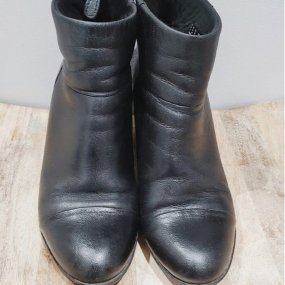 Clark's Enfield Tess Black Ankle Leather Boots - Picture 9 of 17